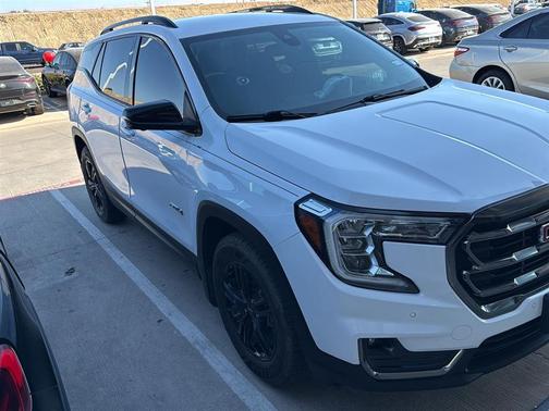 Summit White 2022 GMC Terrain AT4