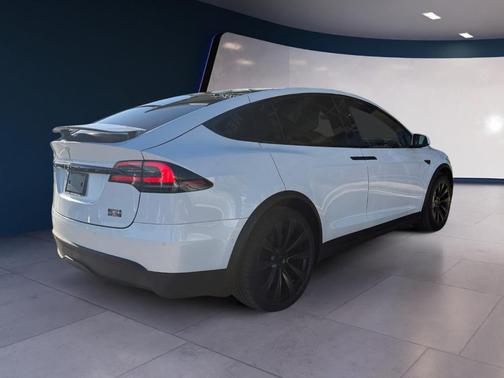 2022 Tesla Model X Plaid