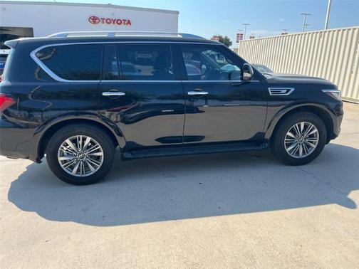 2021 INFINITI QX80 Luxe