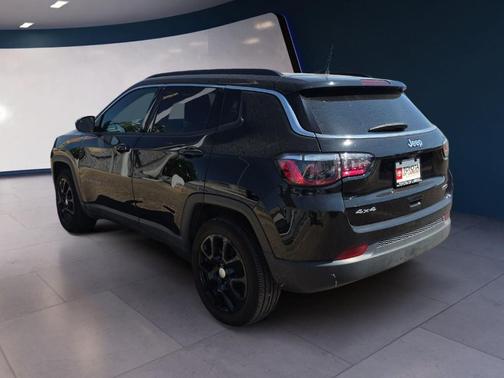 2024 Jeep Compass Latitude Lux