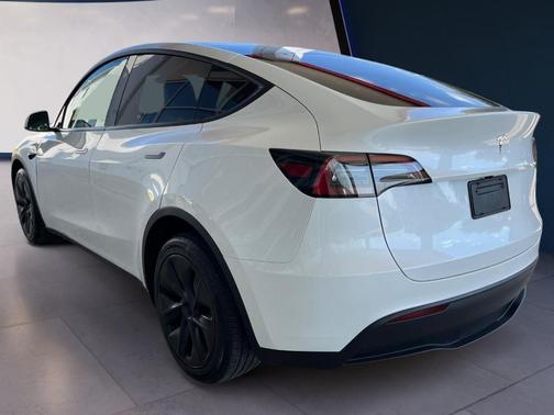 2025 Tesla Model Y Long Range