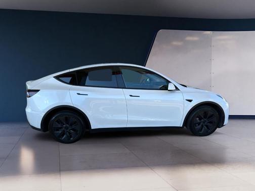 2025 Tesla Model Y Long Range