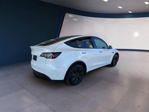 2025 Tesla Model Y Long Range