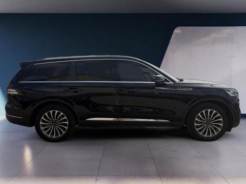 Infinite Black Metallic 2024 Lincoln Aviator Premiere