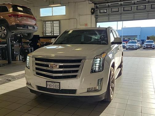 2018 Cadillac Escalade Luxury