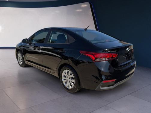 2022 Hyundai Accent SE