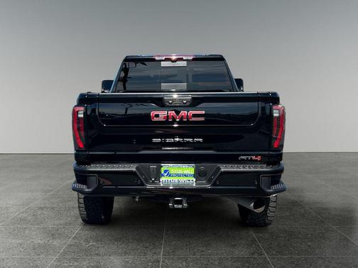 Onyx Black 2025 GMC Sierra 2500 AT4