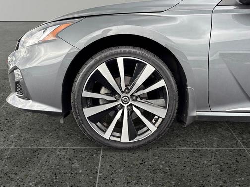 Gun Metallic 2019 Nissan Altima 2.5 SR