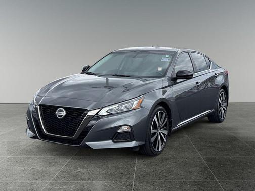 Gun Metallic 2019 Nissan Altima 2.5 SR