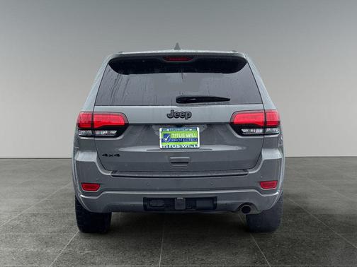2022 Jeep Grand Cherokee Laredo