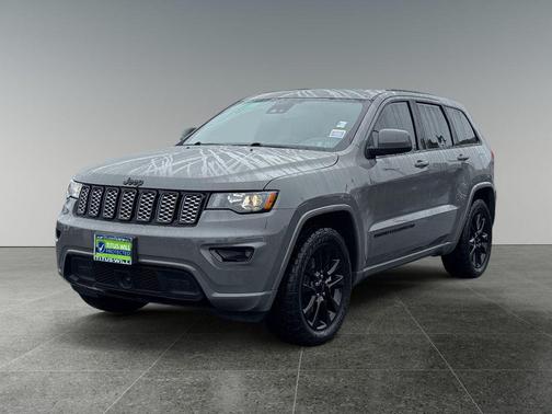 2022 Jeep Grand Cherokee Laredo