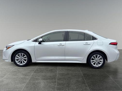 2023 Toyota Corolla Hybrid XLE