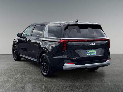 2025 Kia Carnival LXS