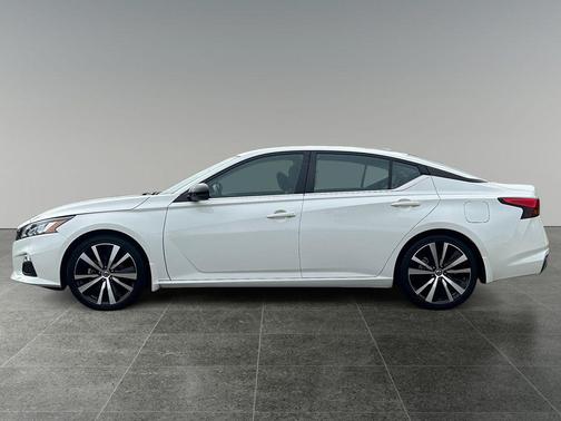2022 Nissan Altima SR VC-Turbo FWD