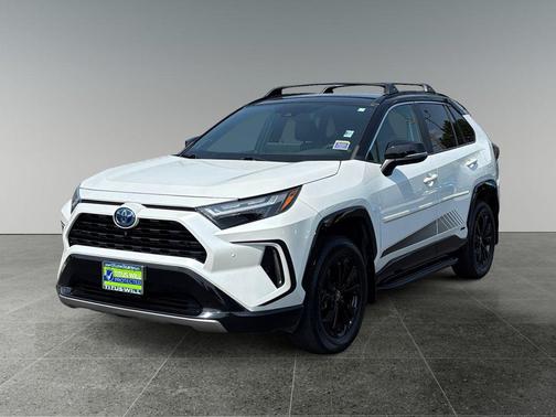 2023 Toyota RAV4 Hybrid SE