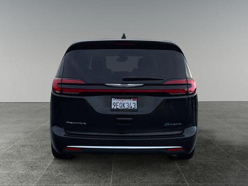 2023 Chrysler Pacifica Hybrid Limited