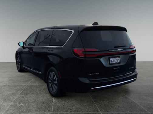 2023 Chrysler Pacifica Hybrid Limited