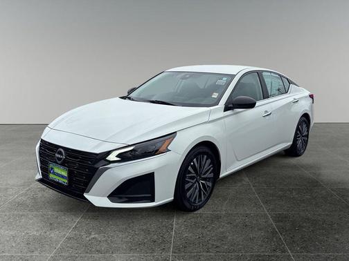 Glacier White 2025 Nissan Altima 2.5 SV