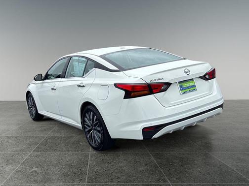 Glacier White 2025 Nissan Altima 2.5 SV