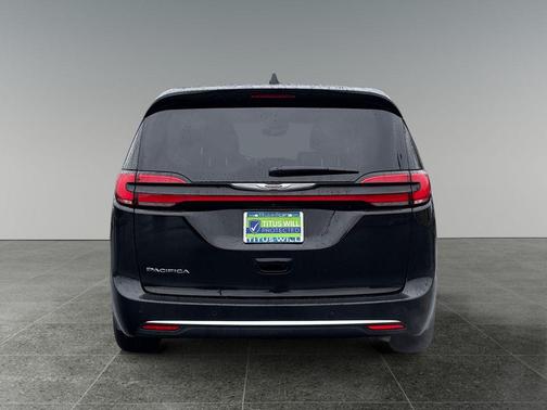 2025 Chrysler Pacifica L