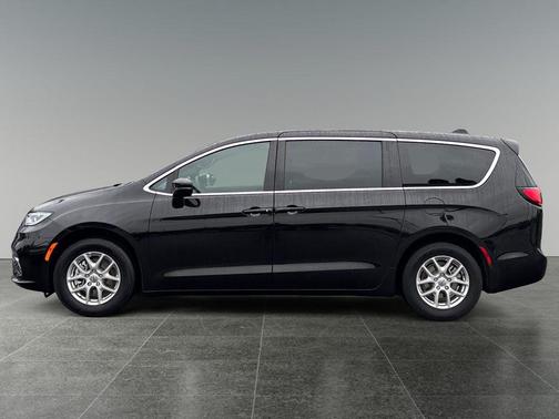 2025 Chrysler Pacifica L