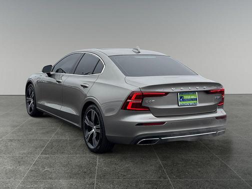 2019 Volvo S60 Hybrid T5
