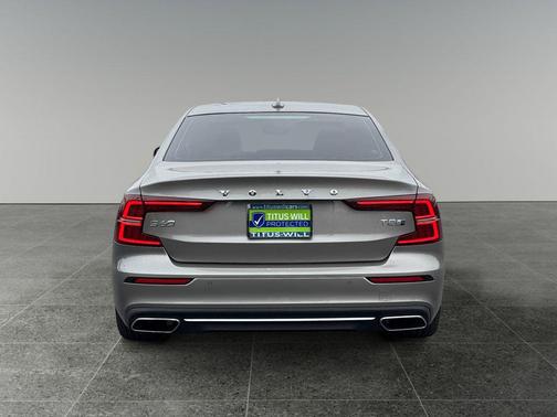 2019 Volvo S60 Hybrid T5