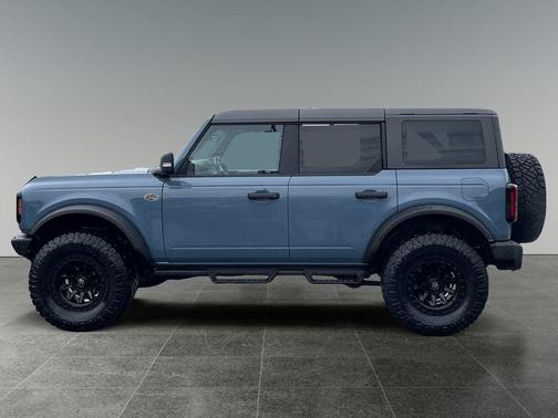 Azure Gray Metallic Tri-Coat 2024 Ford Bronco Wildtrak