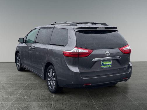 2018 Toyota Sienna Limited Premium