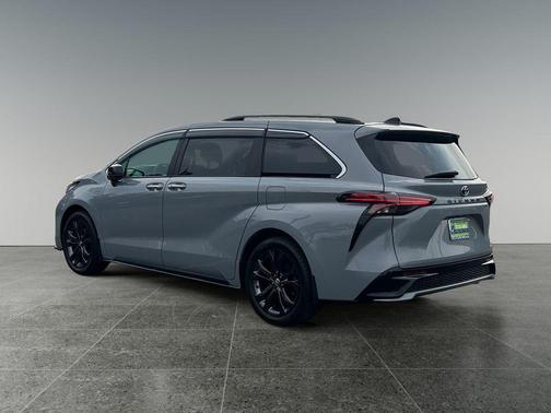 2024 Toyota Sienna XSE 7 Passenger