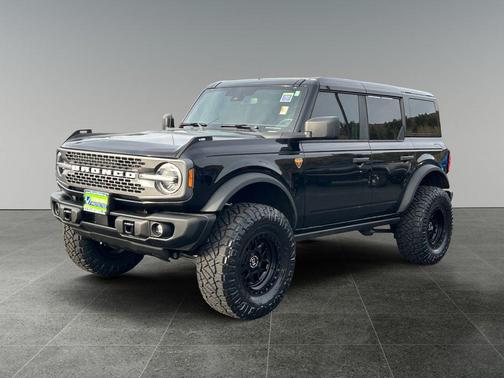 Shadow Black 2025 Ford Bronco Badlands