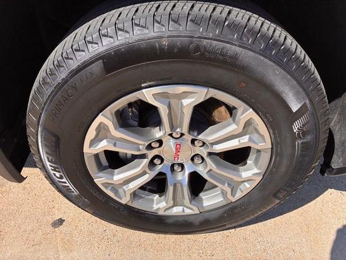 Summit White 2024 GMC Sierra 1500 SLT
