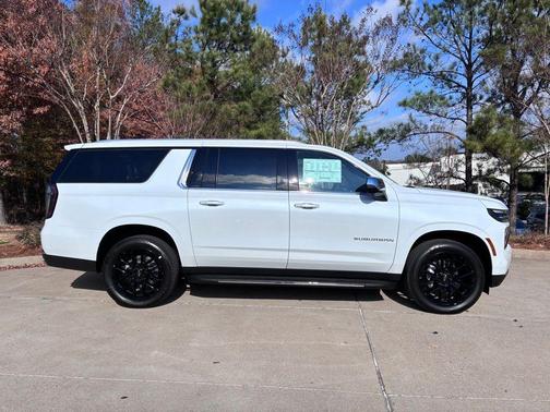 Polar White 2026 Chevrolet Suburban Premier