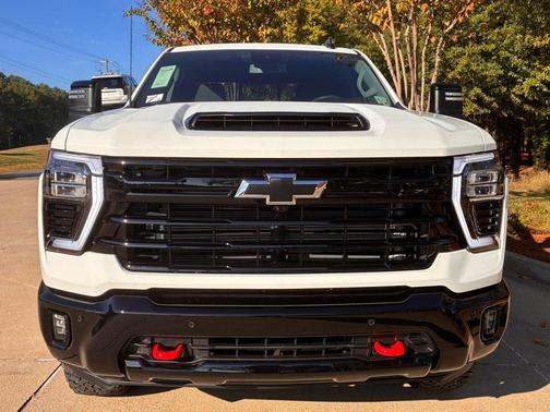 Summit White 2026 Chevrolet Silverado 2500 LT