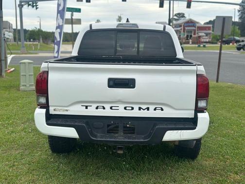 White 2022 Toyota Tacoma SR