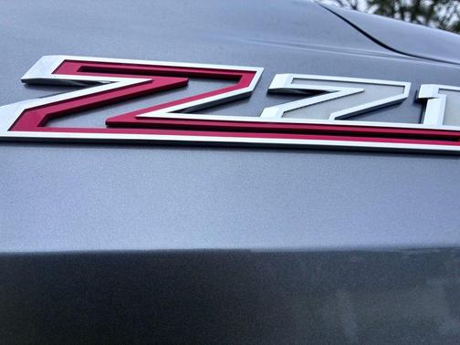 Satin Steel Metallic 2022 Chevrolet Suburban Z71