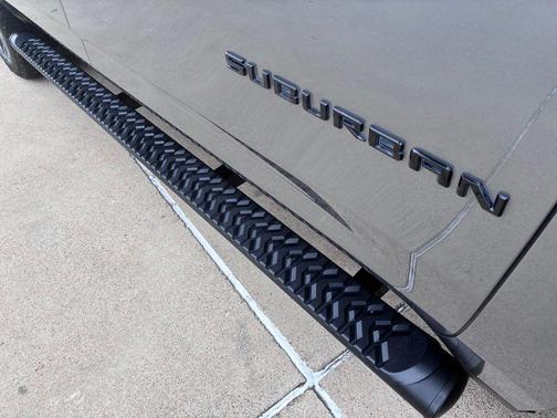 Satin Steel Metallic 2022 Chevrolet Suburban Z71