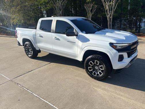 Summit White 2025 Chevrolet Colorado Z71
