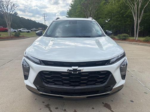 Summit White 2024 Chevrolet Trax ACTIV