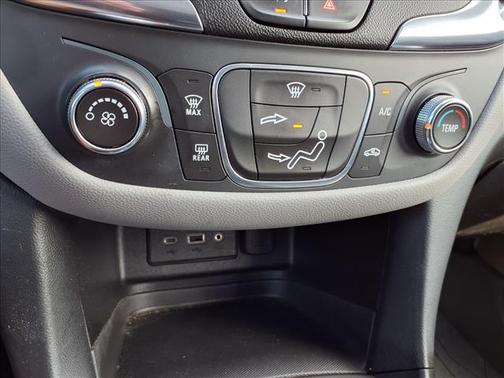 Summit White 2022 Chevrolet Equinox LS