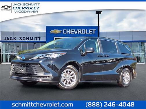 Midnight Black Metallic 2023 Toyota Sienna LE