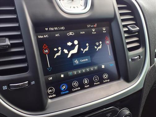 2023 Chrysler 300 Touring