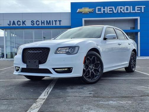 2023 Chrysler 300 Touring