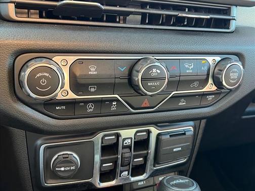 2024 Jeep Gladiator Nighthawk