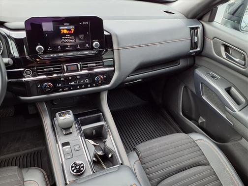 Super Black 2023 Nissan Pathfinder Rock Creek