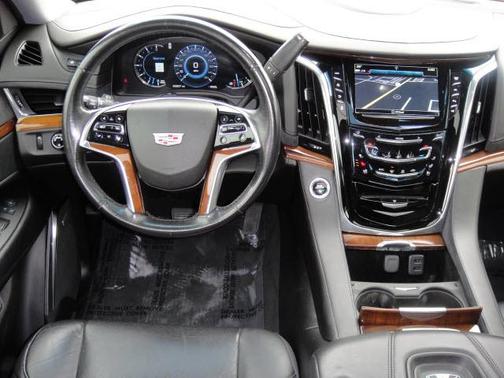 2017 Cadillac Escalade ESV Luxury