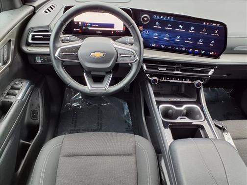 Mosaic Black Metallic 2024 Chevrolet Traverse LT