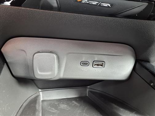 Summit White 2026 Chevrolet Trax 2RS