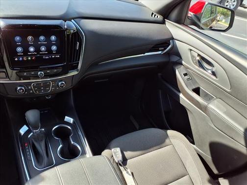 Radiant Red Tintcoat 2023 Chevrolet Traverse LT Cloth