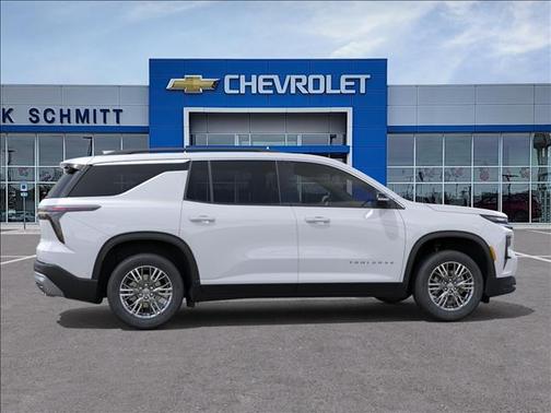 Summit White 2026 Chevrolet Traverse LT